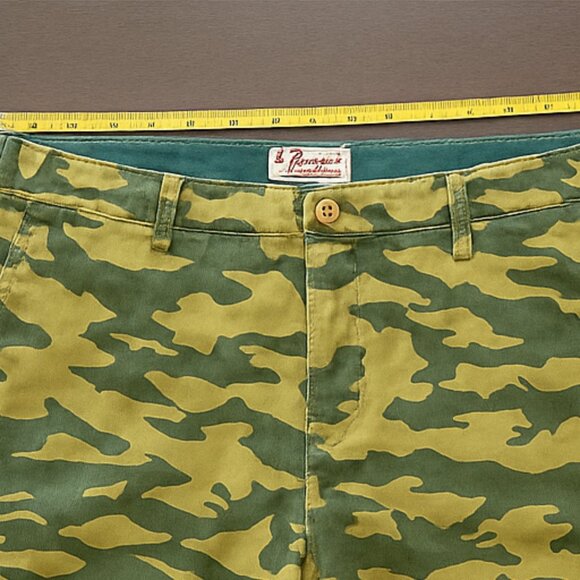 Original Penguin by Munsingwear Camo Shorts – Size 33 - Picture 2 of 5